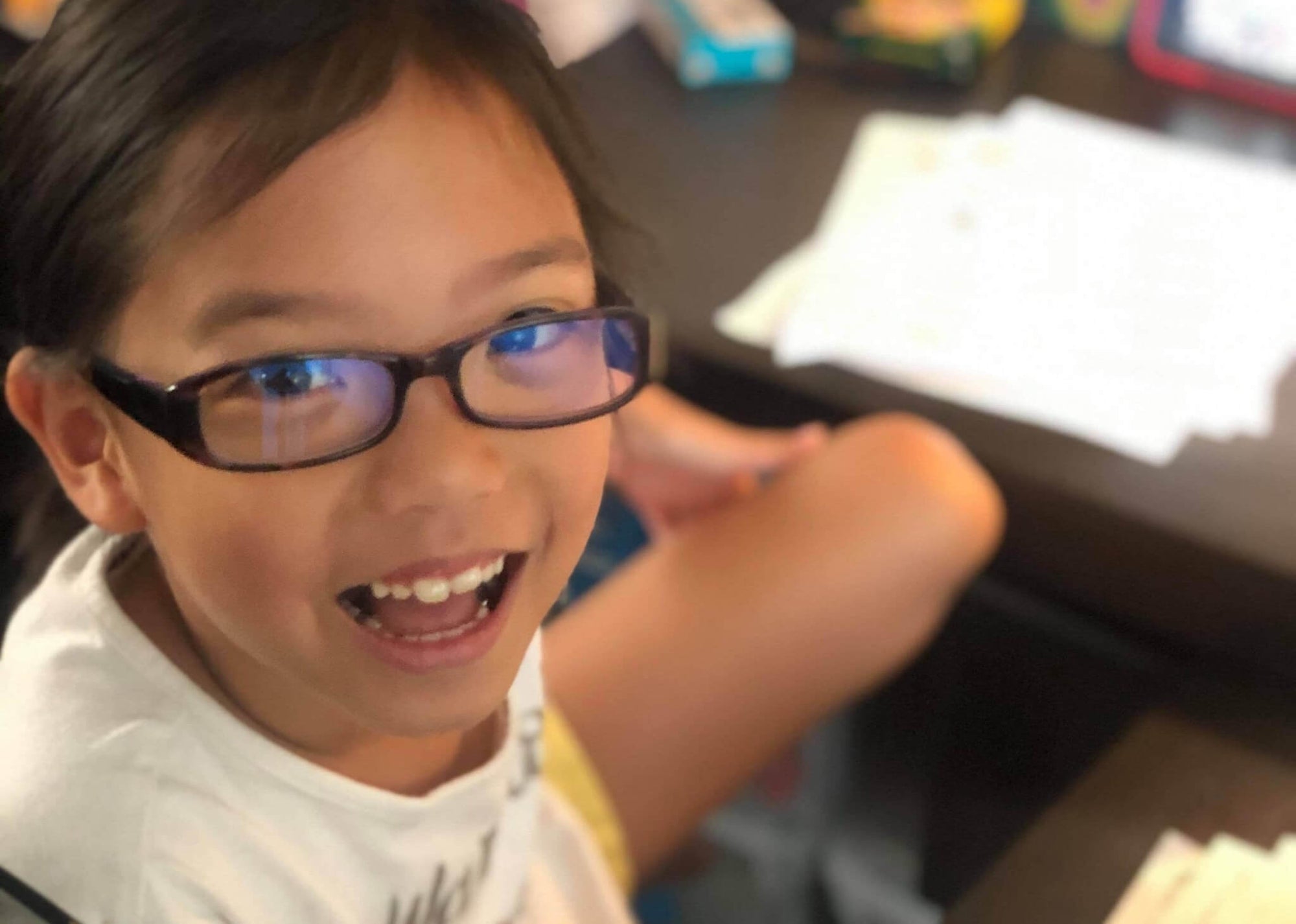 Sybil kids blue light blocking glasses by Umizato