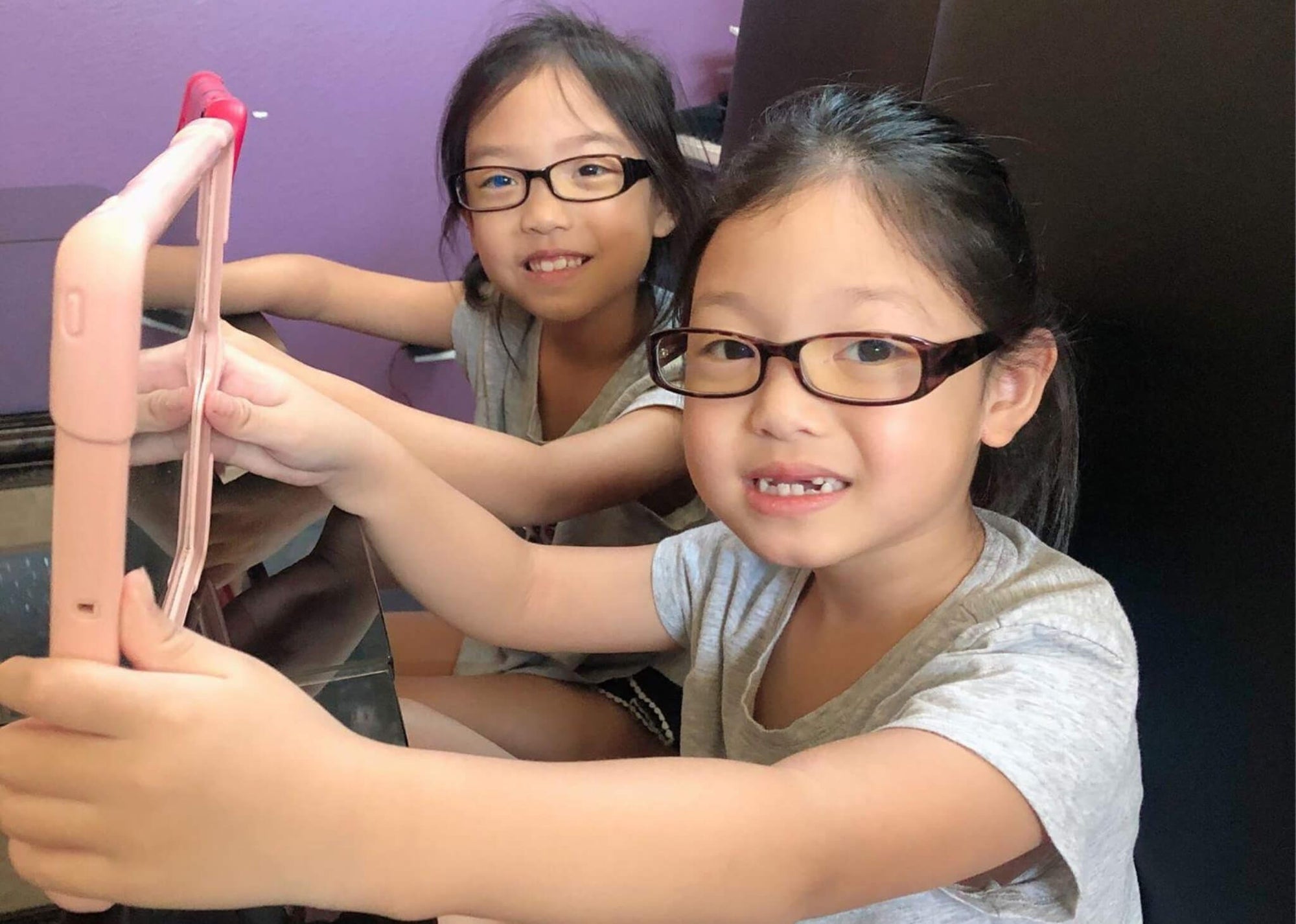 Sybil kids blue light blocking glasses by Umizato